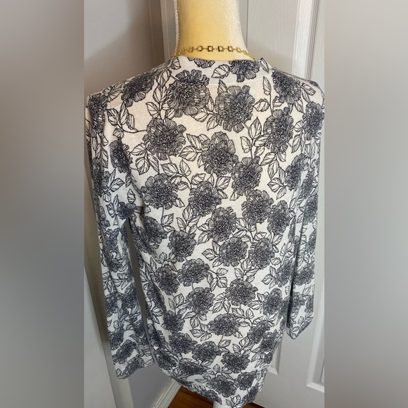 Market and Spruce Black & White Floral Cardigan - Picture 2 of 5